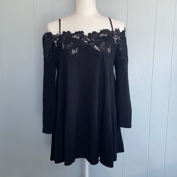 Meadow Rue Women's Black Knit Top - Picture 2 of 9